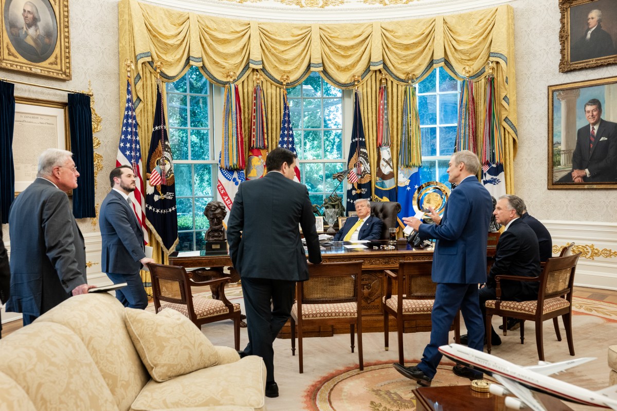 President Donald Trump speaks with Rep. Jim Jordan (R-OH), Middle East Envoy Steve Witkoff, Secretary of State Marco Rubio, Special Envoy for Ukraine and Russia Keith Kellogg, and others in the Oval Office, Monday, July 21, 2025. (Official White House Photo by Joyce N. Boghosian)