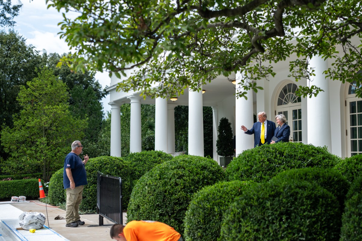 President Donald Trump and Chief of Staff Susie Wiles speak outside of the Oval Office, Monday, July 21, 2025. (Official White House Photo by Molly Riley)