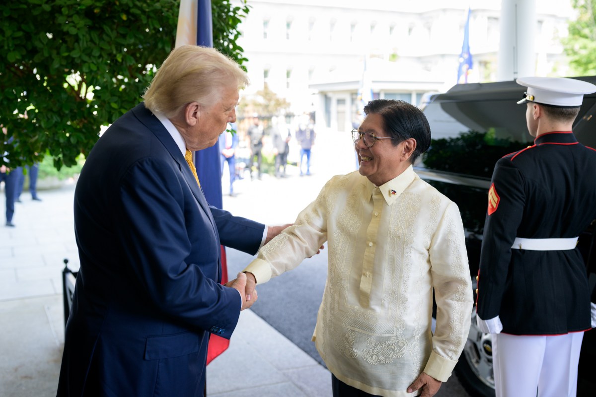 President Donald Trump greets President Ferdinand Marcos Jr. of the Philippines, Tuesday, July 22, 2025, at the West Wing Lobby of the White House. (Official White House Photo by Daniel Torok)