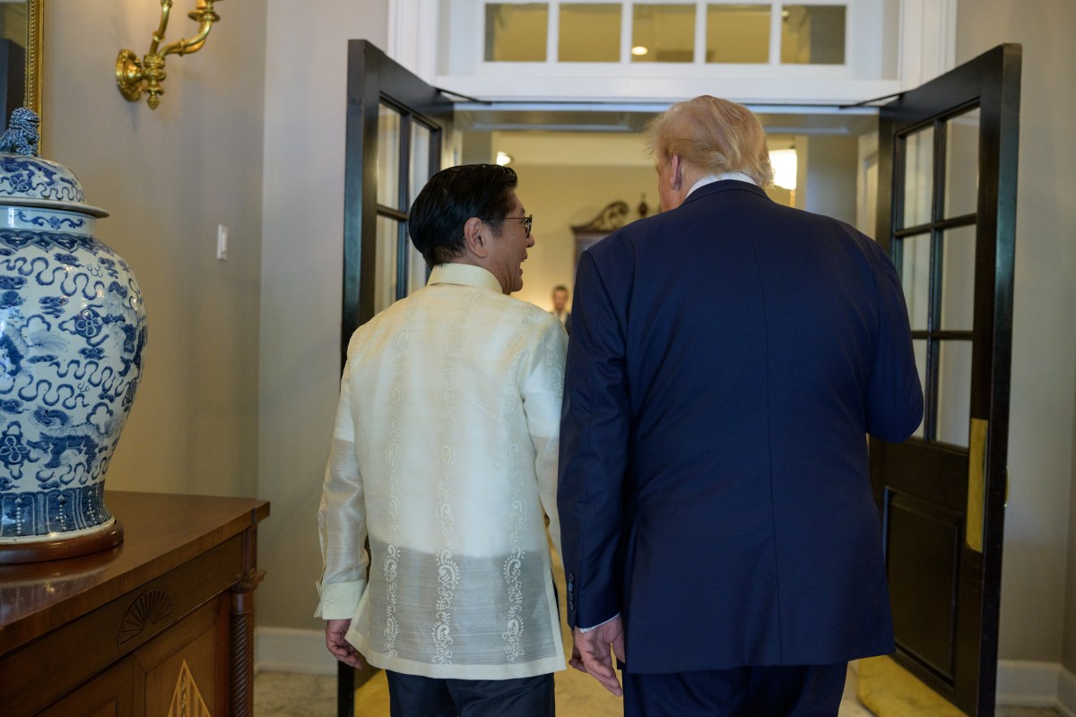 President Donald Trump greets President Ferdinand Marcos Jr. of the Philippines, Tuesday, July 22, 2025, at the West Wing Lobby of the White House. (Official White House Photo by Daniel Torok)