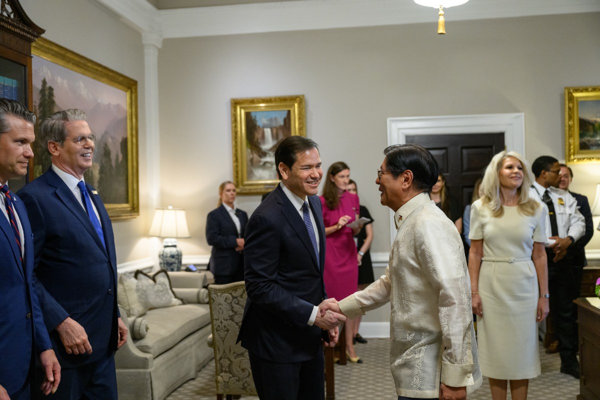 President Ferdinand Marcos Jr. of the Philippines greets members of the U.S. delegation in the West Wing Lobby, Tuesday, July 22, 2025, as he arrives for a bilateral meeting with President Donald Trump. (Official White House Photo by Molly Riley)