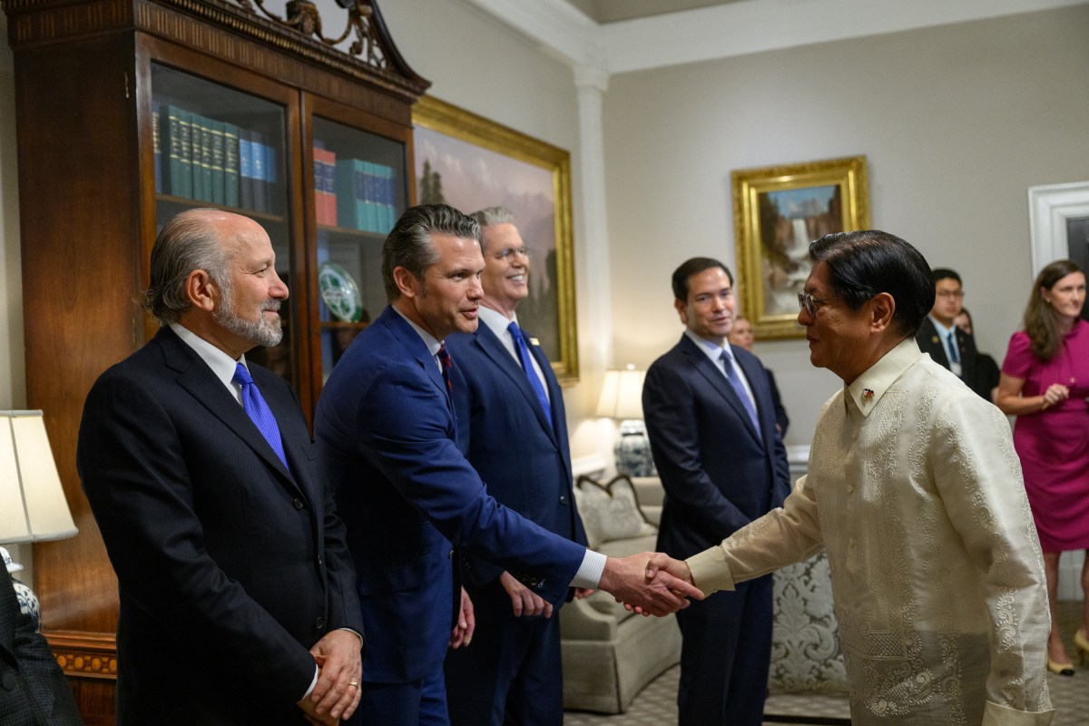 President Ferdinand Marcos Jr. of the Philippines greets members of the U.S. delegation in the West Wing Lobby, Tuesday, July 22, 2025, as he arrives for a bilateral meeting with President Donald Trump. (Official White House Photo by Molly Riley)