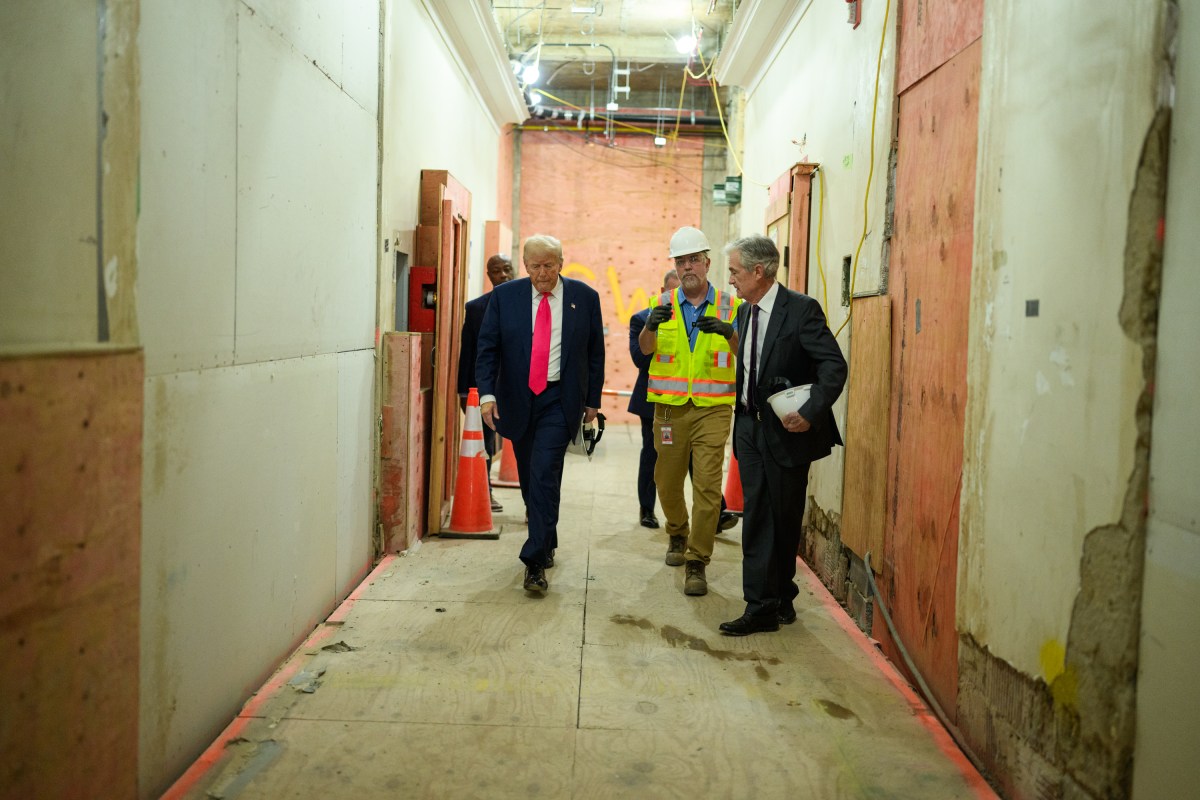 President Donald Trump tours the Federal Reserve alongside Fed Chair Jerome Powell and Sen. Tim Scott (R-SC), Thursday, July 24, 2025. (Official White House Photo by Daniel Torok)