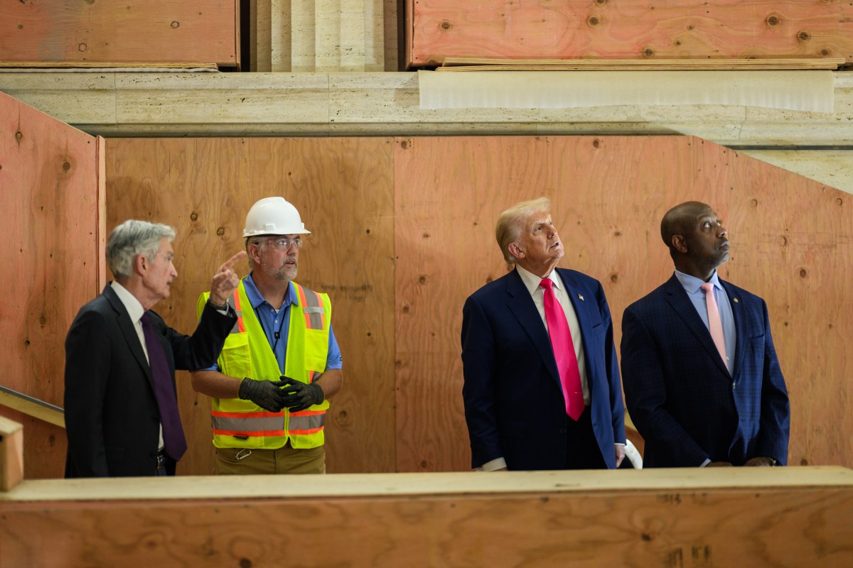 President Donald Trump tours the Federal Reserve alongside Fed Chair Jerome Powell and Sen. Tim Scott (R-SC), Thursday, July 24, 2025. (Official White House Photo by Daniel Torok)