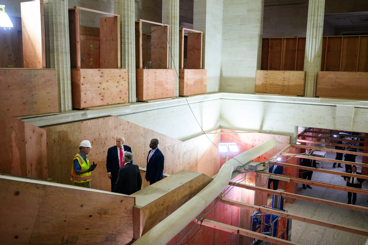 President Donald Trump tours the Federal Reserve alongside Fed Chair Jerome Powell and Sen. Tim Scott (R-SC), Thursday, July 24, 2025. (Official White House Photo by Daniel Torok)