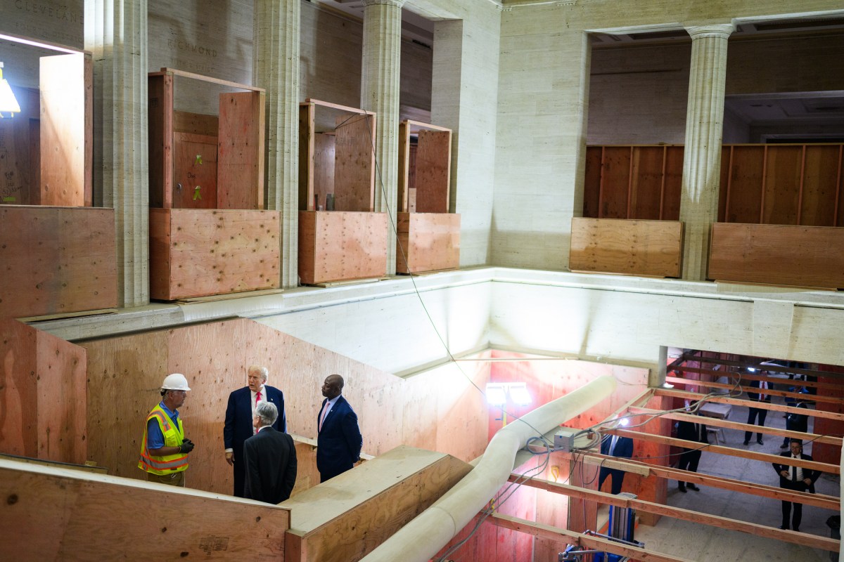 President Donald Trump tours the Federal Reserve alongside Fed Chair Jerome Powell and Sen. Tim Scott (R-SC), Thursday, July 24, 2025. (Official White House Photo by Daniel Torok)