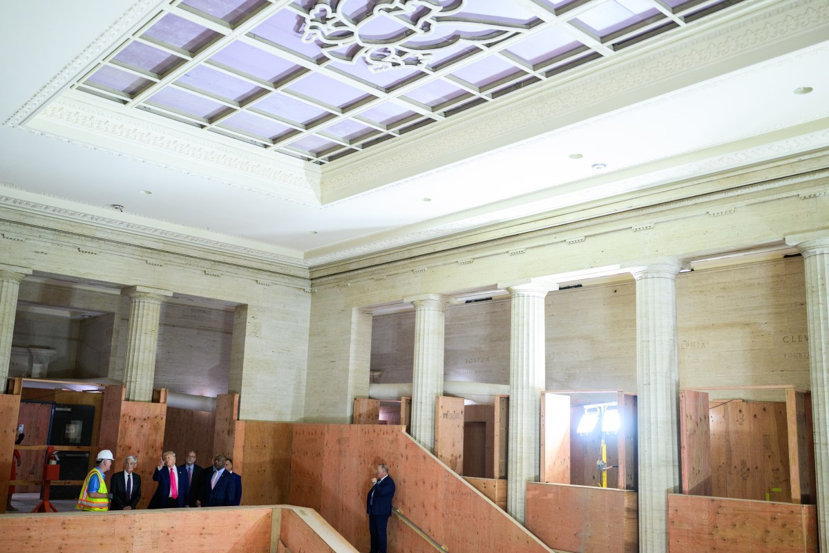 President Donald Trump tours the Federal Reserve alongside Fed Chair Jerome Powell and Sen. Tim Scott (R-SC), Thursday, July 24, 2025. (Official White House Photo by Daniel Torok)