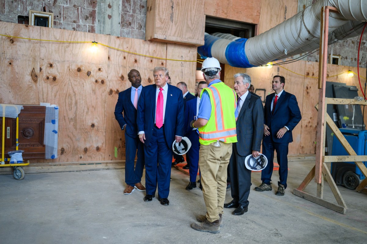 President Donald Trump tours the Federal Reserve alongside Fed Chair Jerome Powell and Sen. Tim Scott (R-SC), Thursday, July 24, 2025. (Official White House Photo by Daniel Torok)