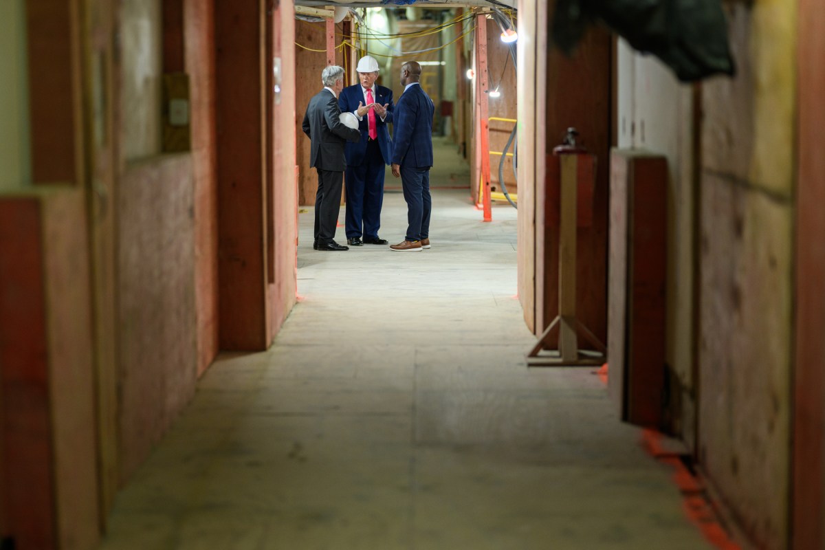President Donald Trump tours the Federal Reserve alongside Fed Chair Jerome Powell and Sen. Tim Scott (R-SC), Thursday, July 24, 2025. (Official White House Photo by Daniel Torok)