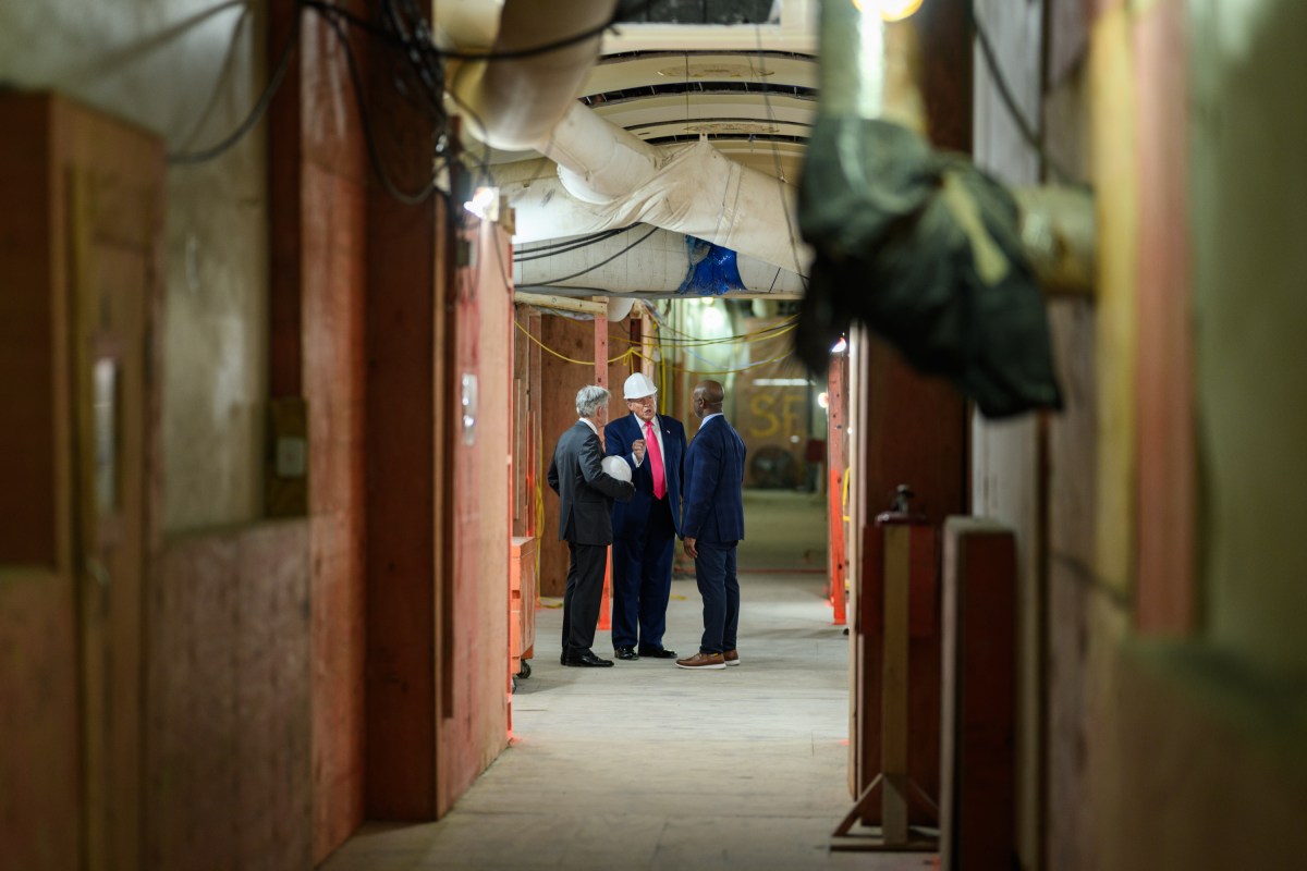 President Donald Trump tours the Federal Reserve alongside Fed Chair Jerome Powell and Sen. Tim Scott (R-SC), Thursday, July 24, 2025. (Official White House Photo by Daniel Torok)