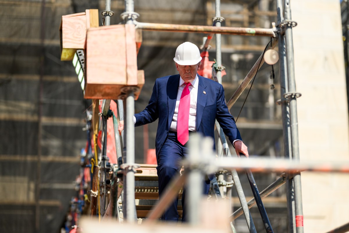 President Donald Trump tours the Federal Reserve alongside Fed Chair Jerome Powell and Sen. Tim Scott (R-SC), Thursday, July 24, 2025. (Official White House Photo by Daniel Torok)