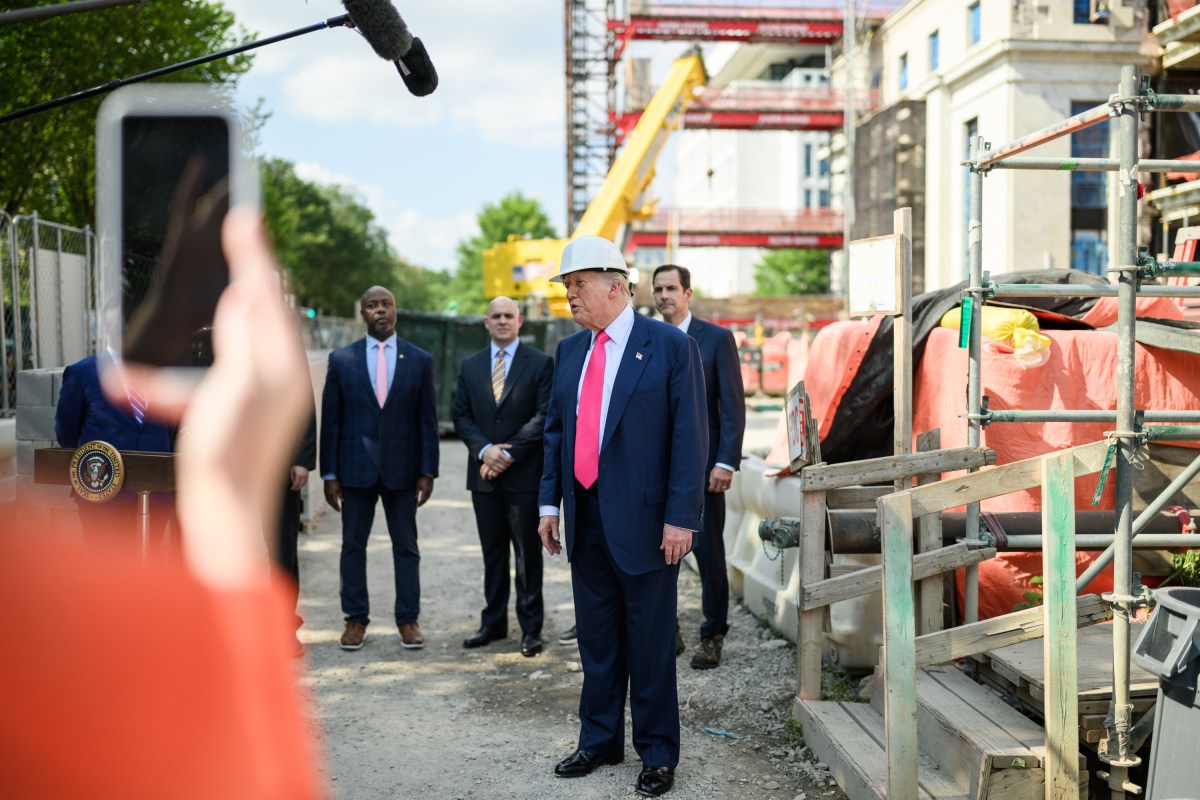 President Donald Trump tours the Federal Reserve alongside Fed Chair Jerome Powell and Sen. Tim Scott (R-SC), Thursday, July 24, 2025. (Official White House Photo by Daniel Torok)