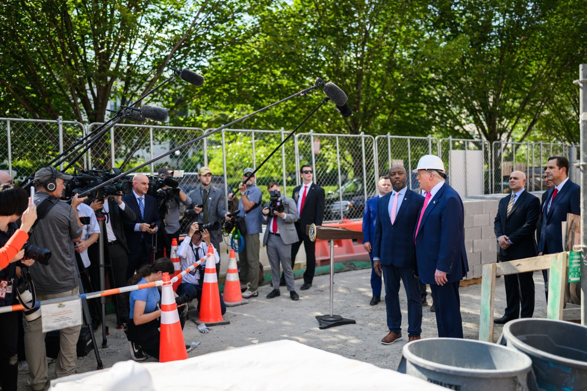 President Donald Trump tours the Federal Reserve alongside Fed Chair Jerome Powell and Sen. Tim Scott (R-SC), Thursday, July 24, 2025. (Official White House Photo by Daniel Torok)