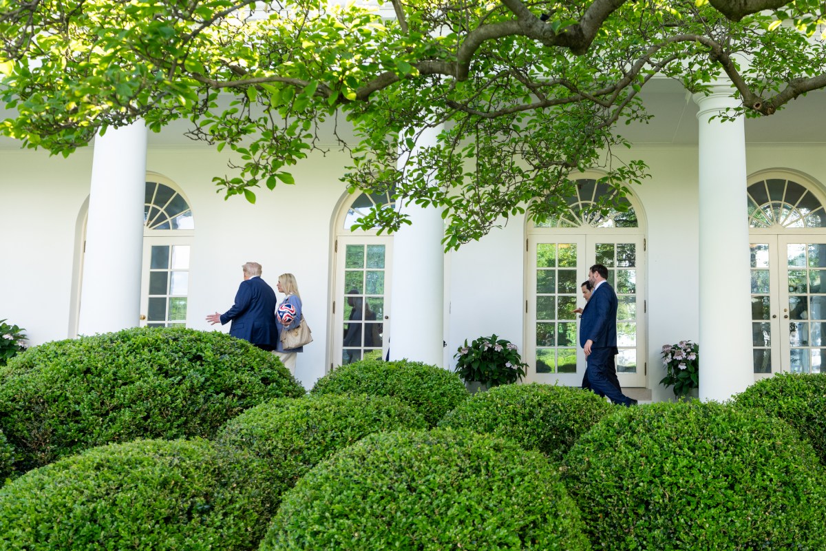 President Donald Trump participates in the swearing-in ceremony for Senior Adviser and Special Envoy, Tuesday, May 6, 2025, in the Oval Office. Vice President JD Vance attends. (Official White House Photo by Emily J. Higgins)