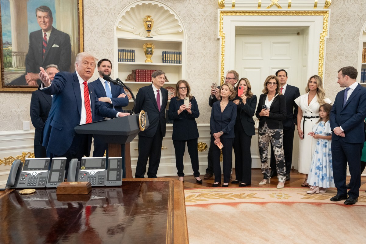 President Donald Trump participates in the swearing-in ceremony for Senior Adviser and Special Envoy, Tuesday, May 6, 2025, in the Oval Office. Vice President JD Vance attends. (Official White House Photo by Emily J. Higgins)