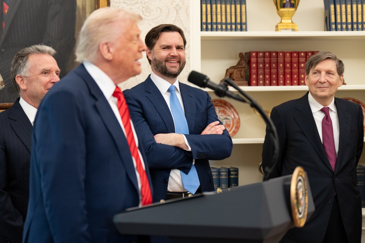President Donald Trump participates in the swearing-in ceremony for Senior Adviser and Special Envoy, Tuesday, May 6, 2025, in the Oval Office. Vice President JD Vance attends. (Official White House Photo by Emily J. Higgins)