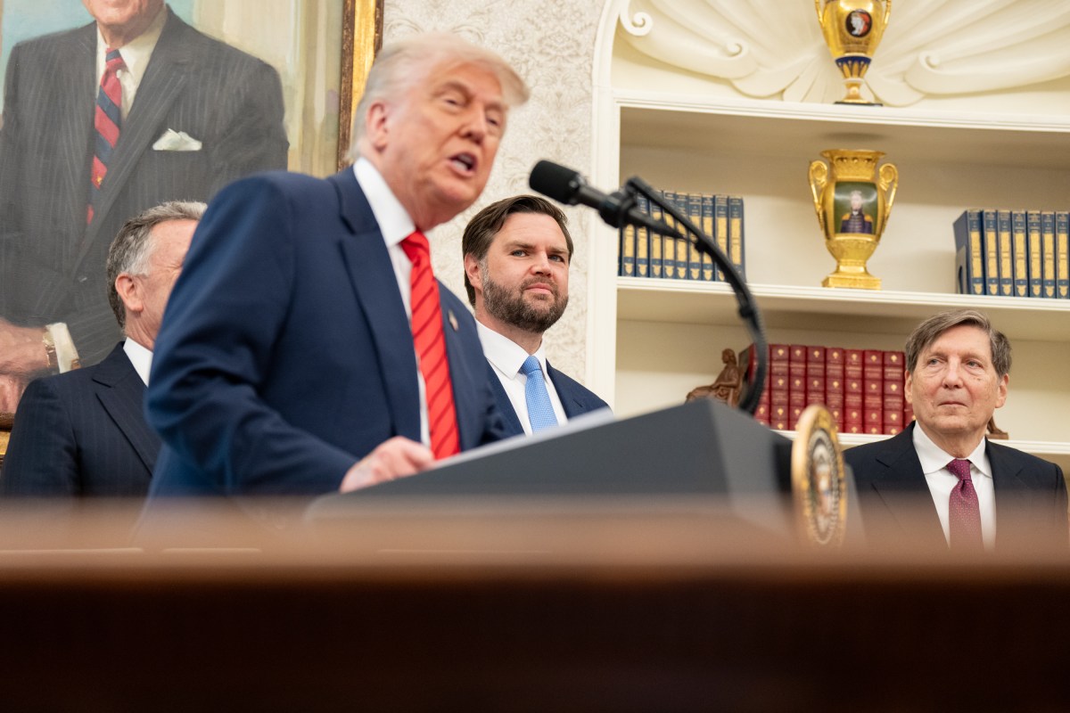 President Donald Trump participates in the swearing-in ceremony for Senior Adviser and Special Envoy, Tuesday, May 6, 2025, in the Oval Office. Vice President JD Vance attends. (Official White House Photo by Emily J. Higgins)