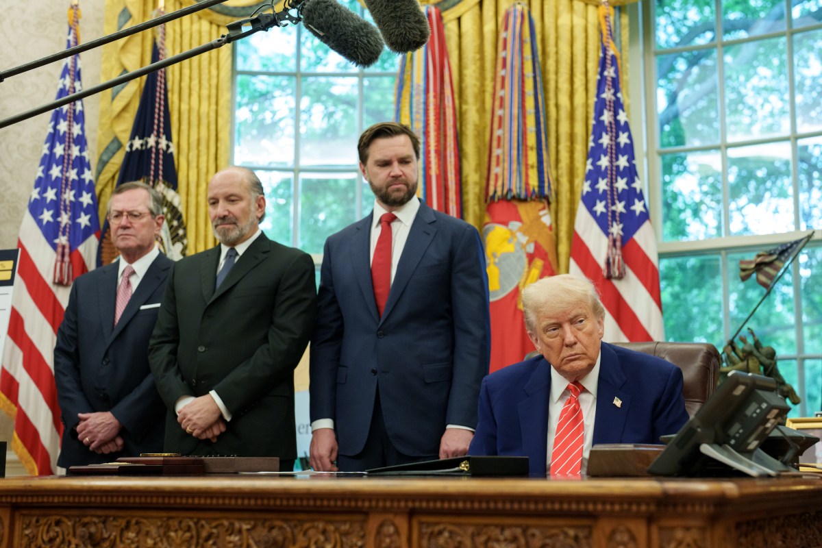 President Donald Trump is joined by Secretary of Commerce Howard Lutnick, Vice President JD Vance, British Ambassador Peter Mandelson, U.S. Trade Representative Jamieson Greer, and Secretary of Agriculture Brooke Rollins, while announcing a trade agreement with the U.K., Thursday, May 8, 2025, in the Oval Office. (Official White House Photo by Emily J. Higgins)