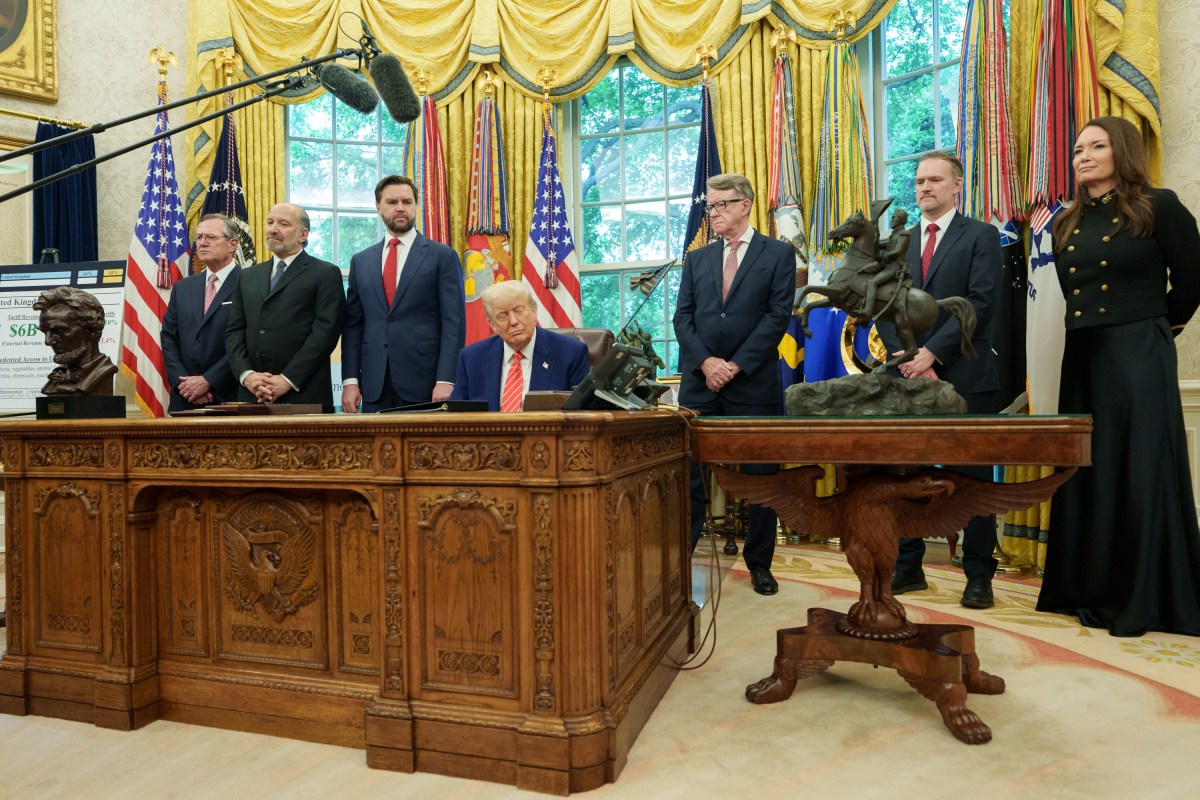 President Donald Trump is joined by Secretary of Commerce Howard Lutnick, Vice President JD Vance, British Ambassador Peter Mandelson, U.S. Trade Representative Jamieson Greer, and Secretary of Agriculture Brooke Rollins, while announcing a trade agreement with the U.K., Thursday, May 8, 2025, in the Oval Office. (Official White House Photo by Emily J. Higgins)