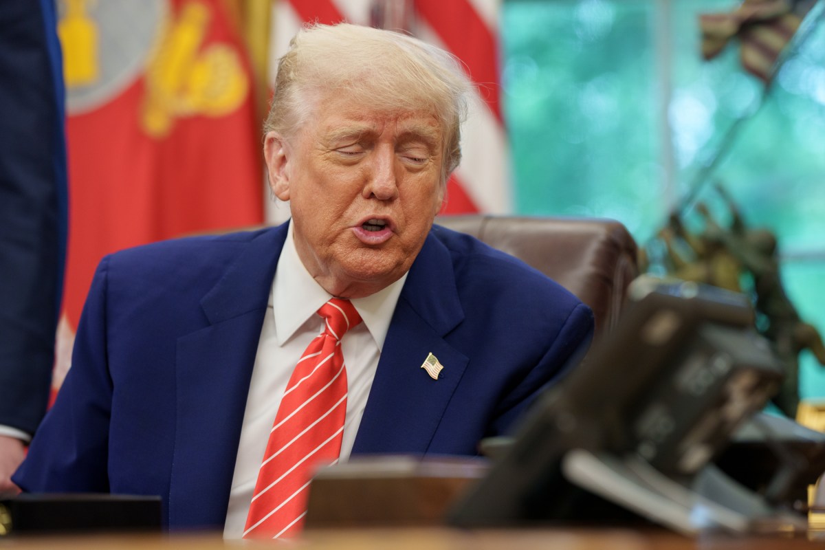 President Donald Trump is joined by Secretary of Commerce Howard Lutnick, Vice President JD Vance, British Ambassador Peter Mandelson, U.S. Trade Representative Jamieson Greer, and Secretary of Agriculture Brooke Rollins, while announcing a trade agreement with the U.K., Thursday, May 8, 2025, in the Oval Office. (Official White House Photo by Emily J. Higgins)