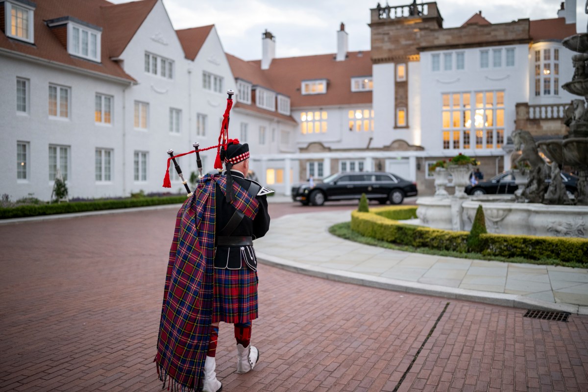 President Donald J. Trump arrives at the Trump Turnberry golf course in Turnberry, Scotland, Friday, July 25, 2025. (Official White House Photo by Daniel Torok)