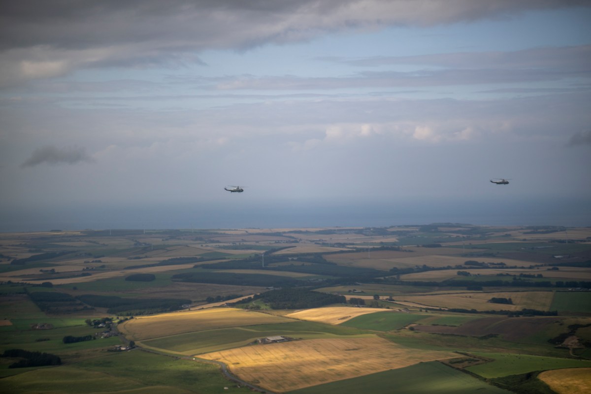 President Donald J. Trump flies aboard Marine One over Scotland, Monday, July 28, 2025. (Official White House Photo by Daniel Torok)