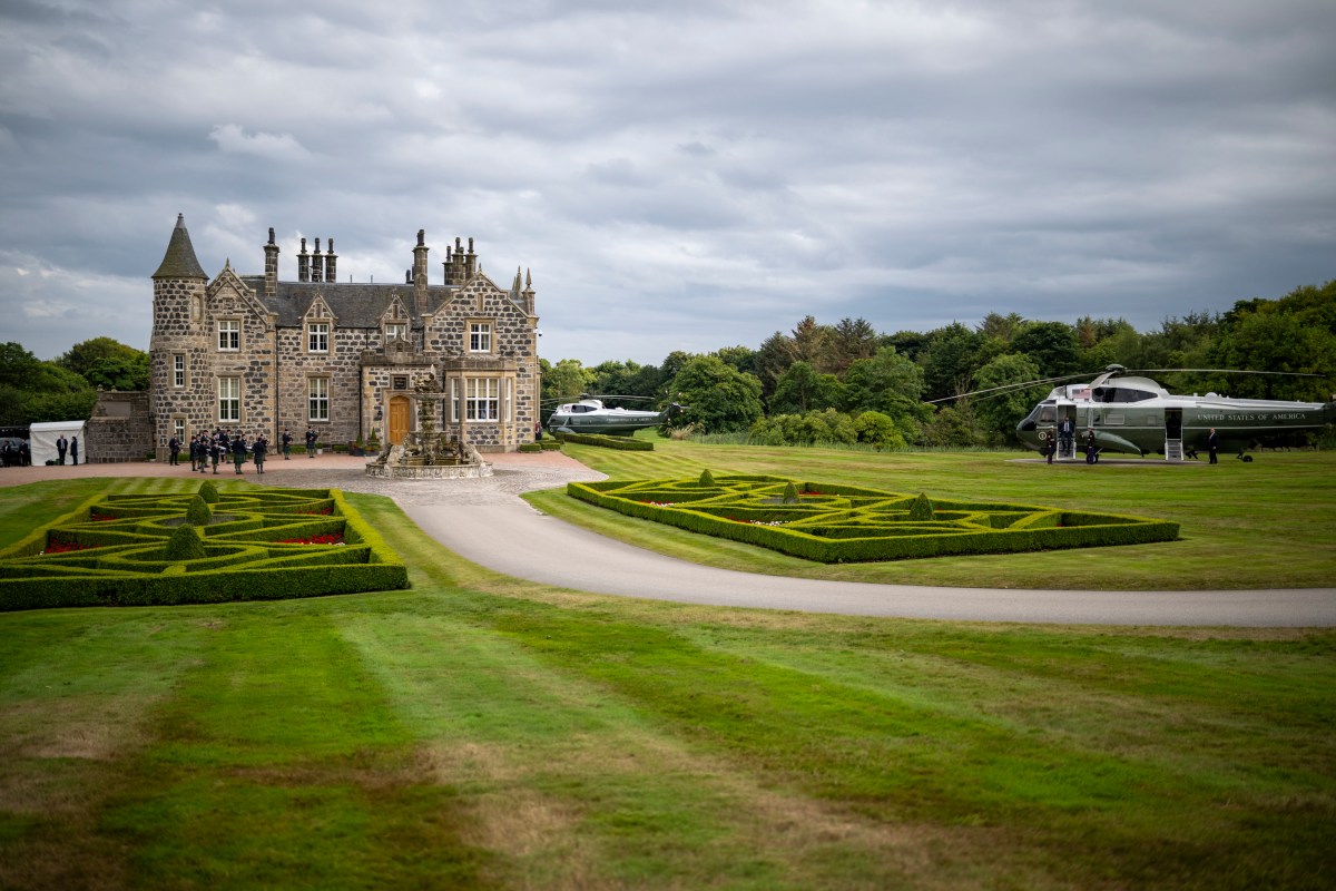 President Donald Trump and U.K. Prime Minister Keir Starmer arrive aboard Marine One to Trump International Scotland in Aberdeen, Monday, July 28, 2025. (Official White House Photo by Daniel Torok) (Official White House Photo by Daniel Torok)