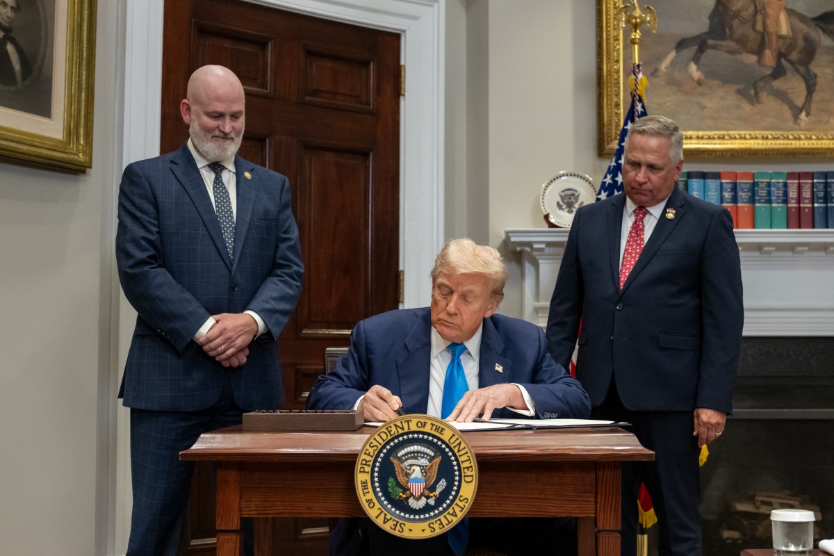 President Donal Trump signs the VA Home Loan Program Reform Act, Wednesday, July 30, 2025, in the Roosevelt Room. (Official White House Photo by Molly Riley)