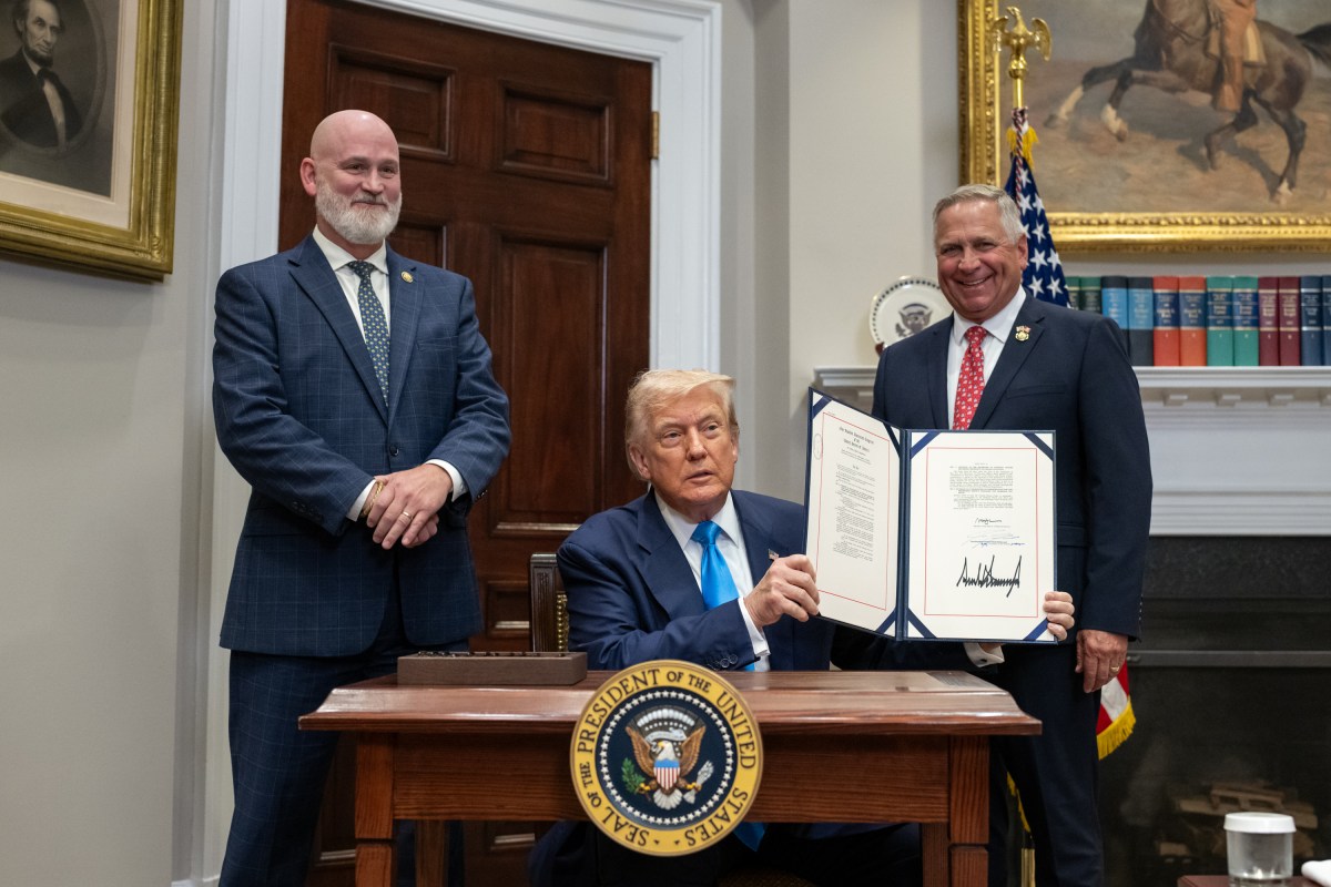 President Donal Trump signs the VA Home Loan Program Reform Act, Wednesday, July 30, 2025, in the Roosevelt Room. (Official White House Photo by Molly Riley)
