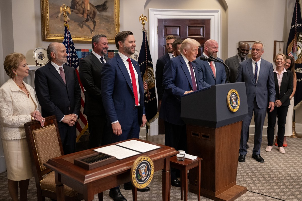 President Donald Trump makes a Sports Council announcement with members of the Sports Council, Thursday, July 31, 2025, in the Roosevelt Room of the White House. (Official White House Photo by Daniel Torok)