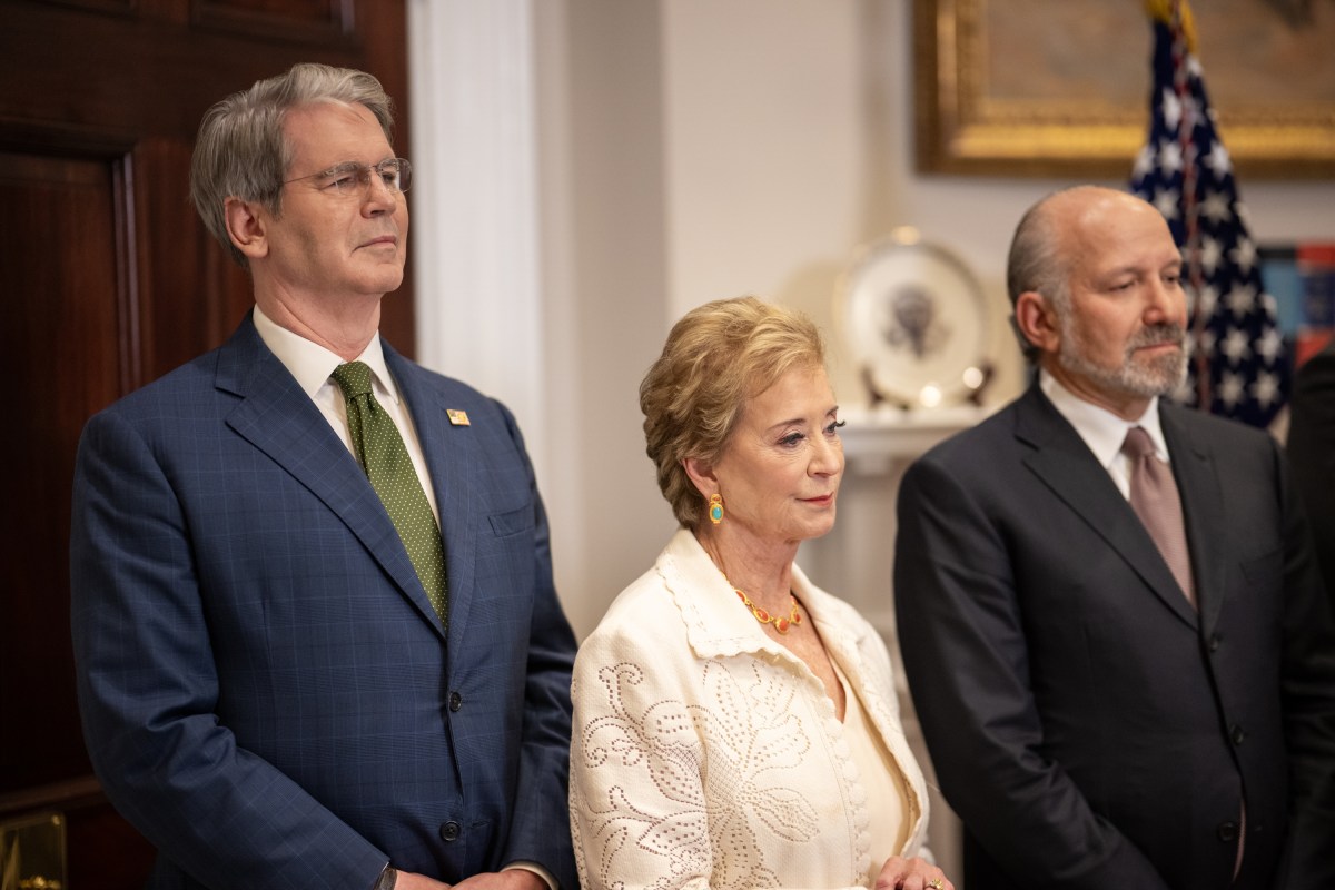 President Donald Trump makes a Sports Council announcement with members of the Sports Council, Thursday, July 31, 2025, in the Roosevelt Room of the White House. (Official White House Photo by Daniel Torok)