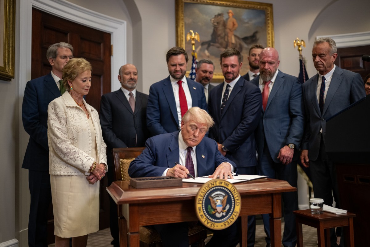 President Donald Trump makes a Sports Council announcement with members of the Sports Council, Thursday, July 31, 2025, in the Roosevelt Room of the White House. (Official White House Photo by Daniel Torok)