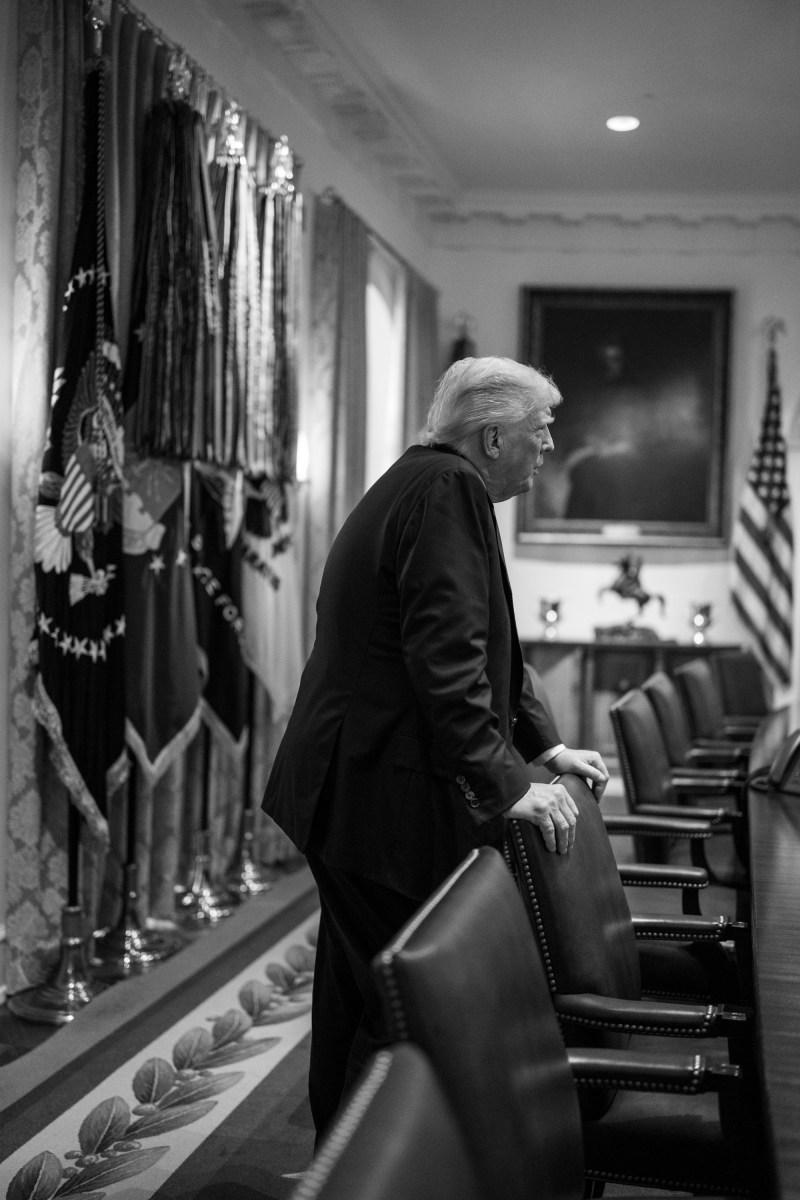 President Donald Trump speaks with senior staff, Thursday, July 31, 2025, in the Cabinet Room of the White House. (Official White House Photo by Daniel Torok)