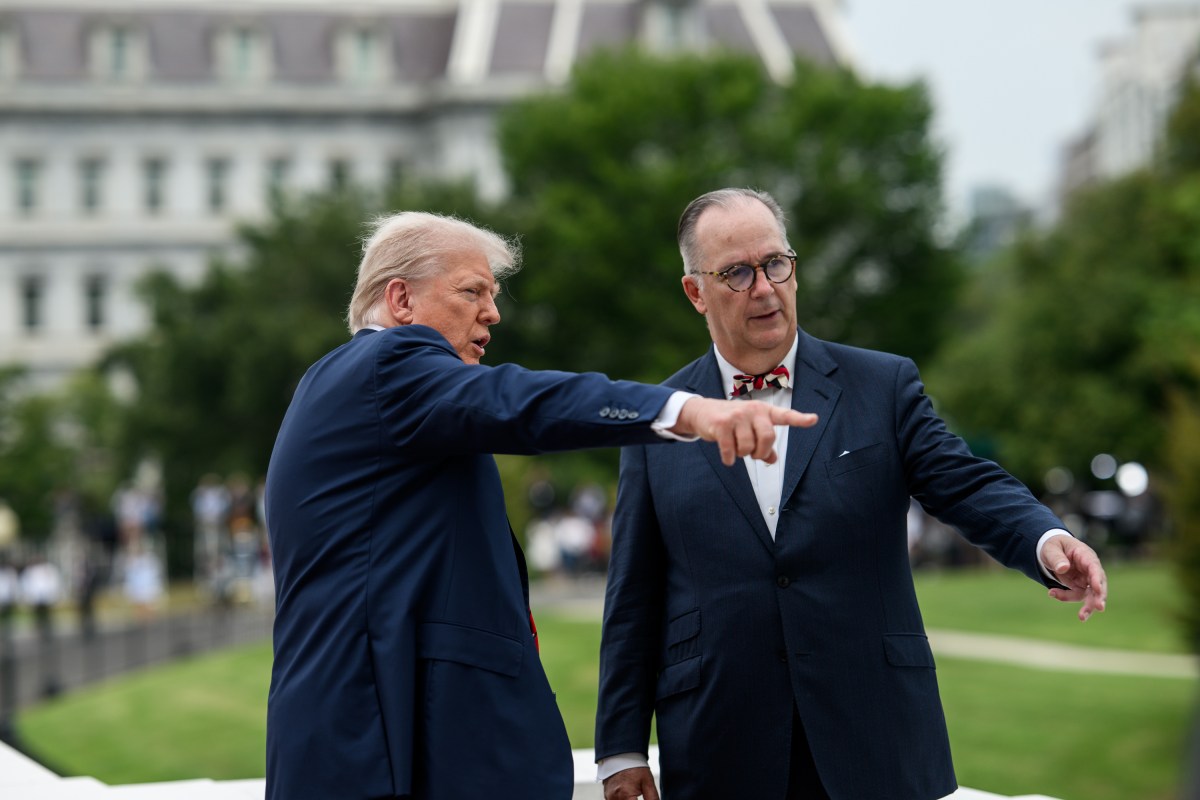 President Donald Trump speaks with Director of Facilities Todd Robinson, architect James McCrery, and others on the roof of the West Colonnade of the White House, Tuesday, August 5, 2025. (Official White House Photo by Molly Riley)