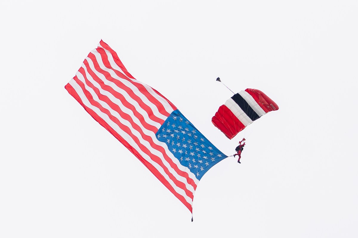 President Donald Trump and First Lady Melania Trump, along with UK Prime Minister Sir Keir Starmer and Lady Victoria Starmer, watch the Red Devils parachute display team at Chequers, the country home of the British prime minister, on Thursday, September 18, 2025 in Aylesbury, England. (Official White House Photo by Andrea Hanks)