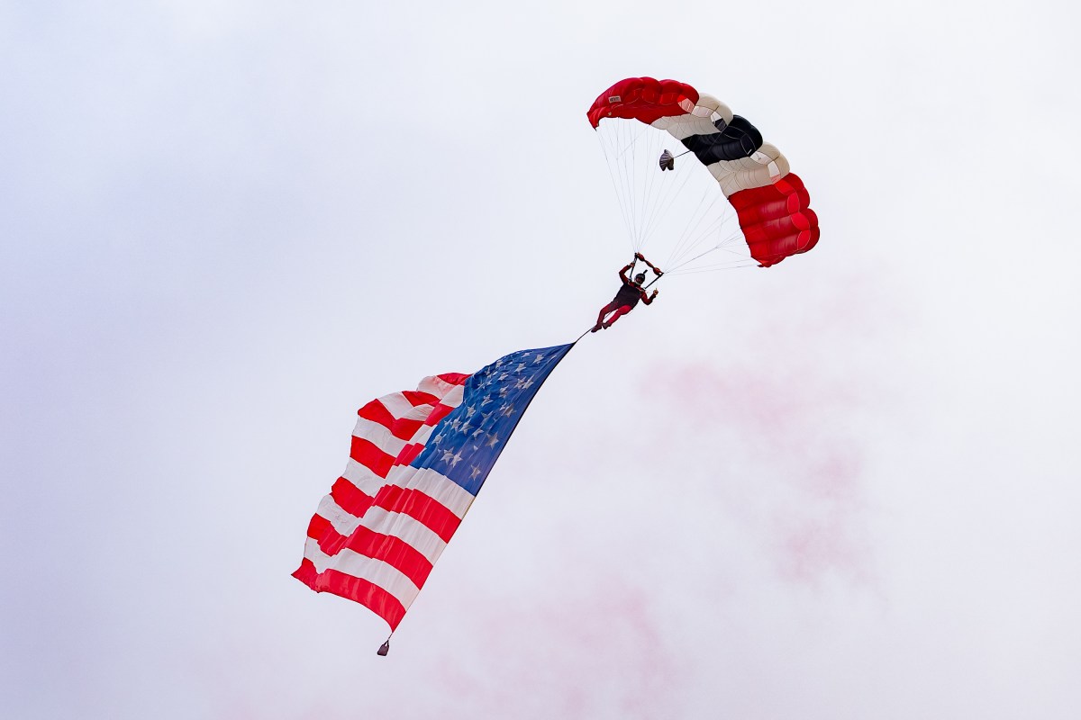 President Donald Trump and First Lady Melania Trump, along with UK Prime Minister Sir Keir Starmer and Lady Victoria Starmer, watch the Red Devils parachute display team at Chequers, the country home of the British prime minister, on Thursday, September 18, 2025 in Aylesbury, England. (Official White House Photo by Andrea Hanks)
