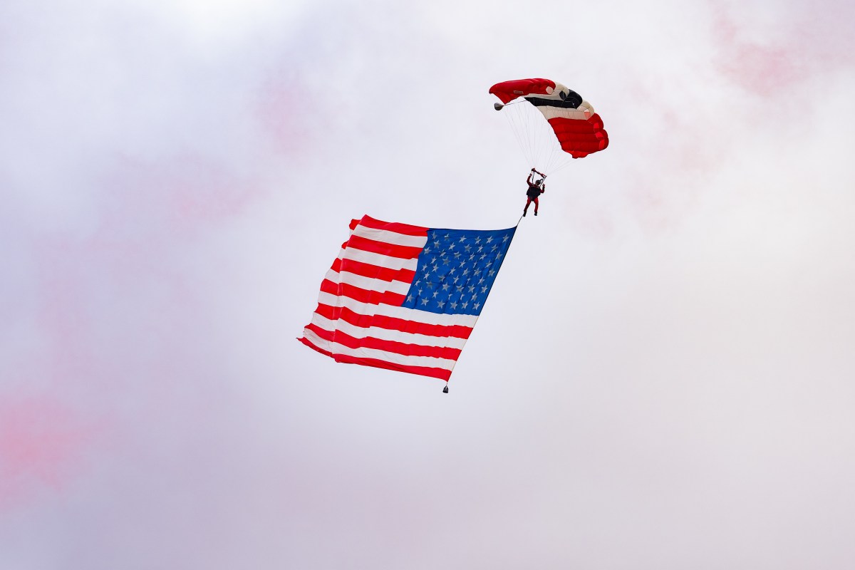 President Donald Trump and First Lady Melania Trump, along with UK Prime Minister Sir Keir Starmer and Lady Victoria Starmer, watch the Red Devils parachute display team at Chequers, the country home of the British prime minister, on Thursday, September 18, 2025 in Aylesbury, England. (Official White House Photo by Andrea Hanks)