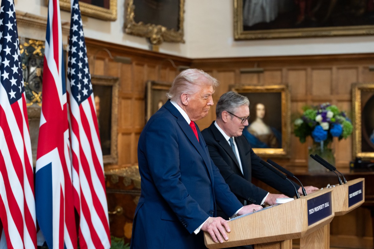 President Donald Trump and UK Prime Minister Keir Starmer hold a press conference at Chequers at the conclusion of a state visit on Thursday, September 18, 2025 in Aylesbury, England. (Official White House Photo by Andrea Hanks)