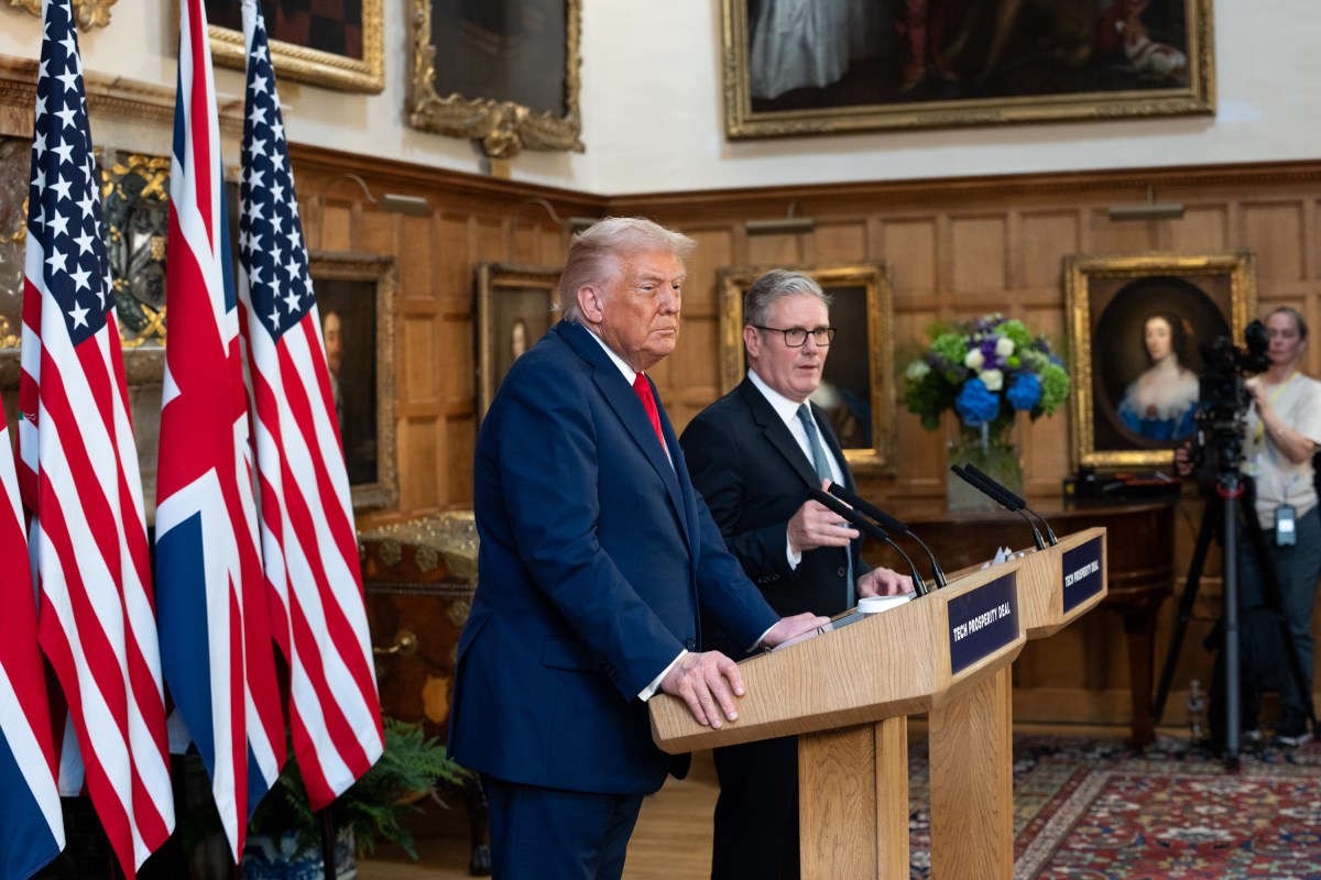 President Donald Trump and UK Prime Minister Keir Starmer hold a press conference at Chequers at the conclusion of a state visit on Thursday, September 18, 2025 in Aylesbury, England. (Official White House Photo by Andrea Hanks)
