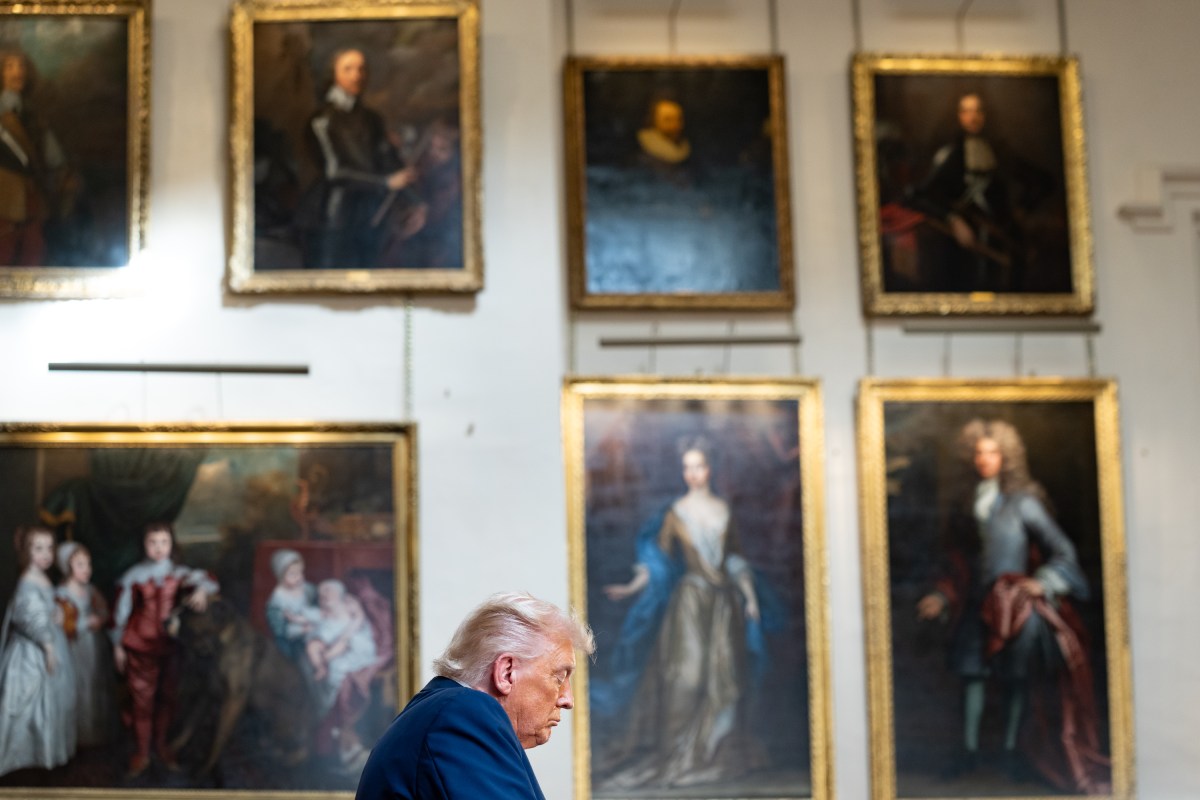 President Donald Trump and UK Prime Minister Keir Starmer hold a press conference at Chequers at the conclusion of a state visit on Thursday, September 18, 2025 in Aylesbury, England. (Official White House Photo by Andrea Hanks)
