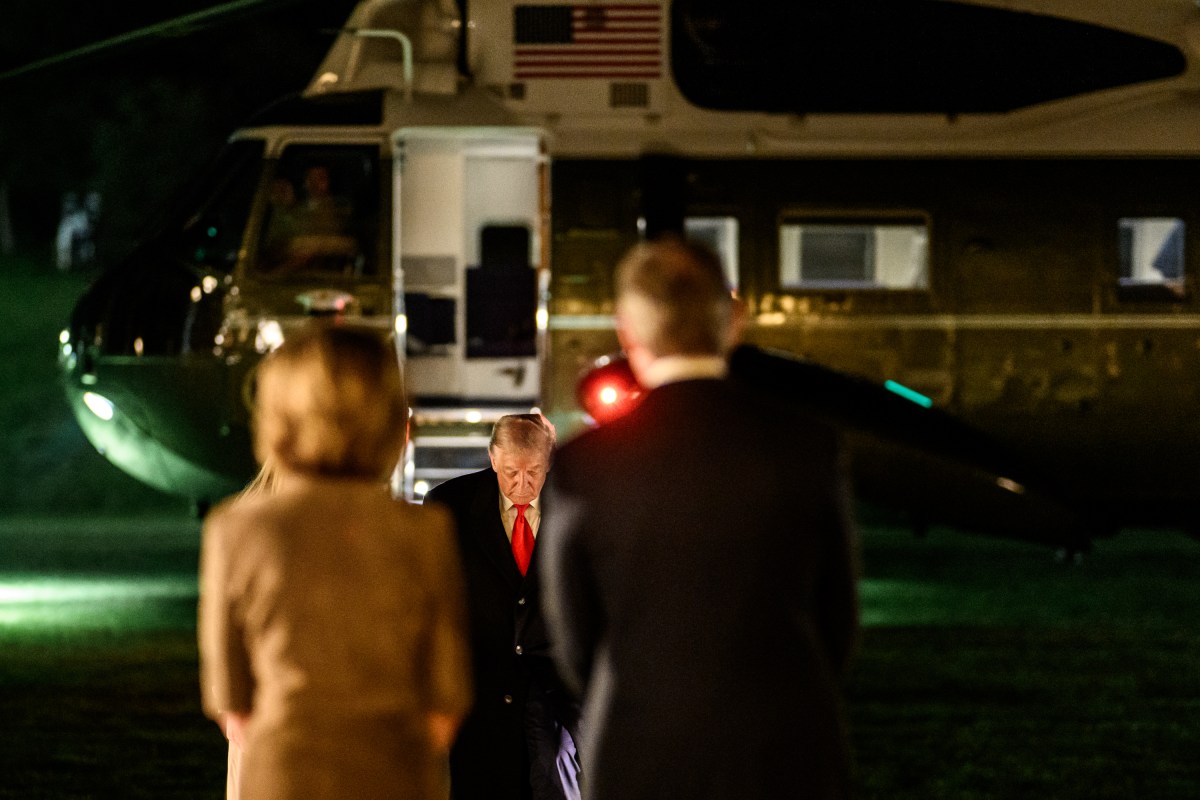 President Donald Trump and First Lady Melania Trump arrive at Winfield House in London, England on Tuesday, September 16, 2025, and greet Ambassador to the Court of St. James’s Warren Stephens and Harriet Stephens. (Official White House Photo by Daniel Torok)
