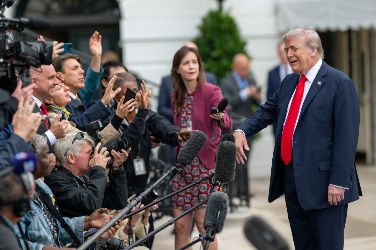 The President departs the White House and gaggles with the press on the South Lawn before boarding HMX-1 to begin traveling to the United Kingdom on Tuesday, September 15th, 2025. (Official White House Photo by Harrison Koeppel)