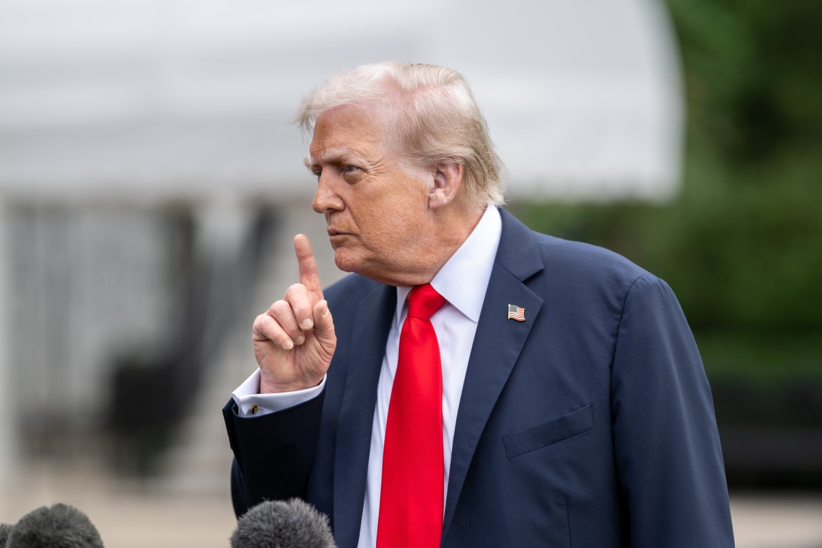 The President departs the White House and gaggles with the press on the South Lawn before boarding HMX-1 to begin traveling to the United Kingdom on Tuesday, September 15th, 2025. (Official White House Photo by Harrison Koeppel)