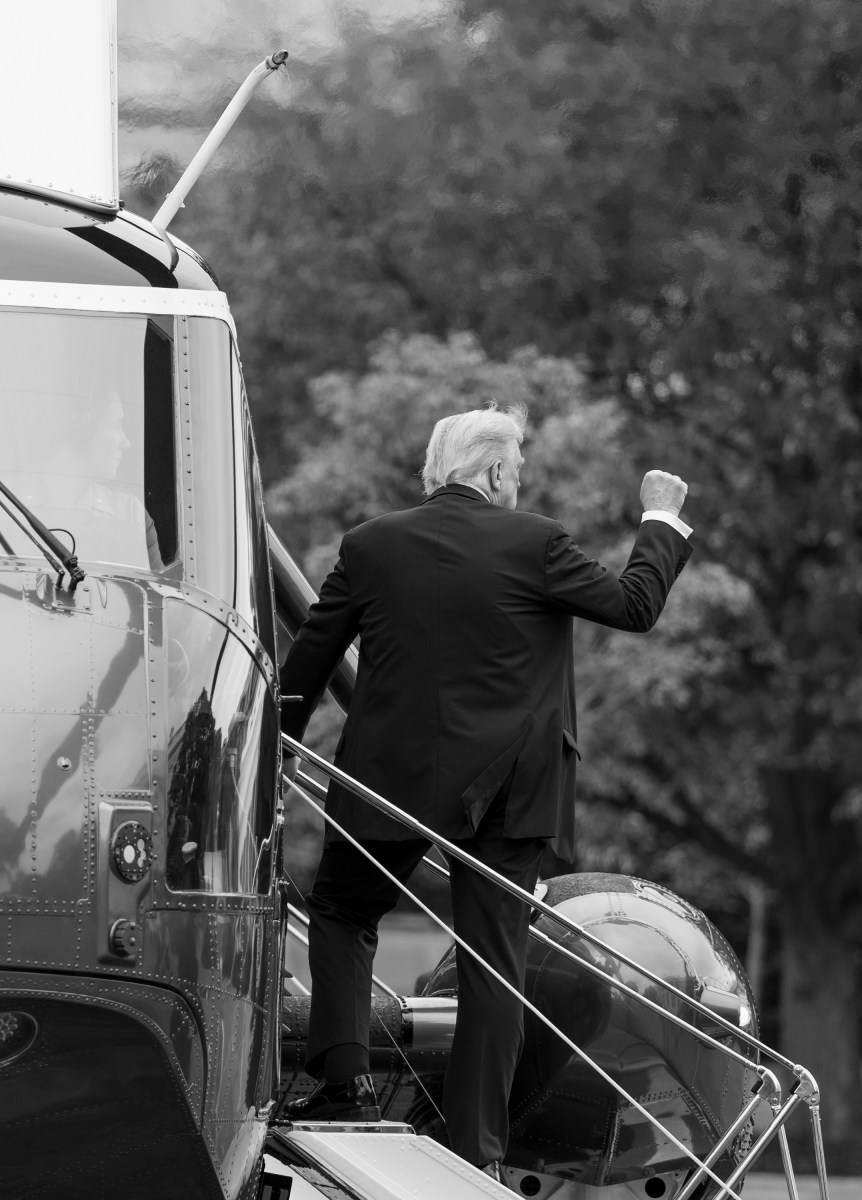 President Donald Trump and First Lady Melania Trump board Marine One on the South Lawn of the White House en route to Joint Base Andrews, Maryland on Tuesday, September 16, 2025 for a trip to London. (Official White House Photo by Molly Riley)