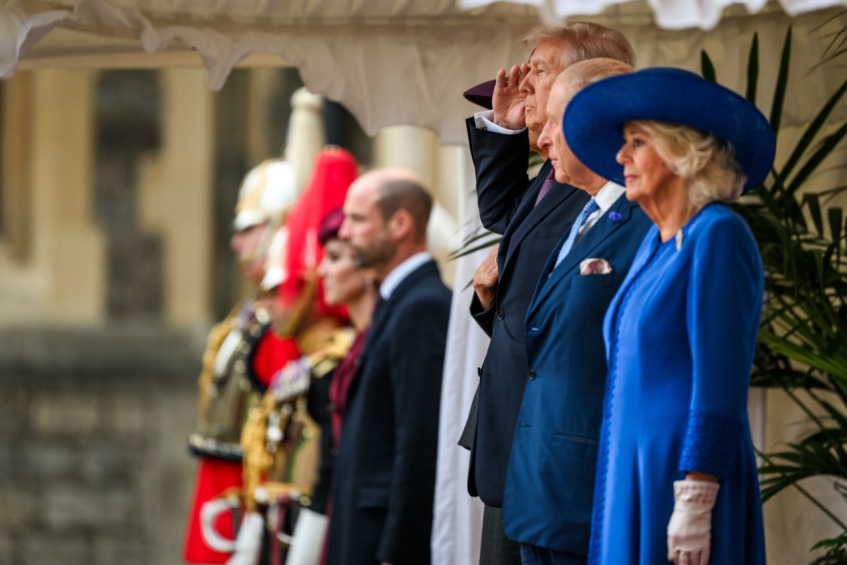 President Donald Trump and First Lady Melania Trump participate in an arrival ceremony with King Charles III and Queen Camilla at Windsor Castle in Windsor, England on Wednesday, September 17, 2025. (Official White House Photo by Daniel Torok)