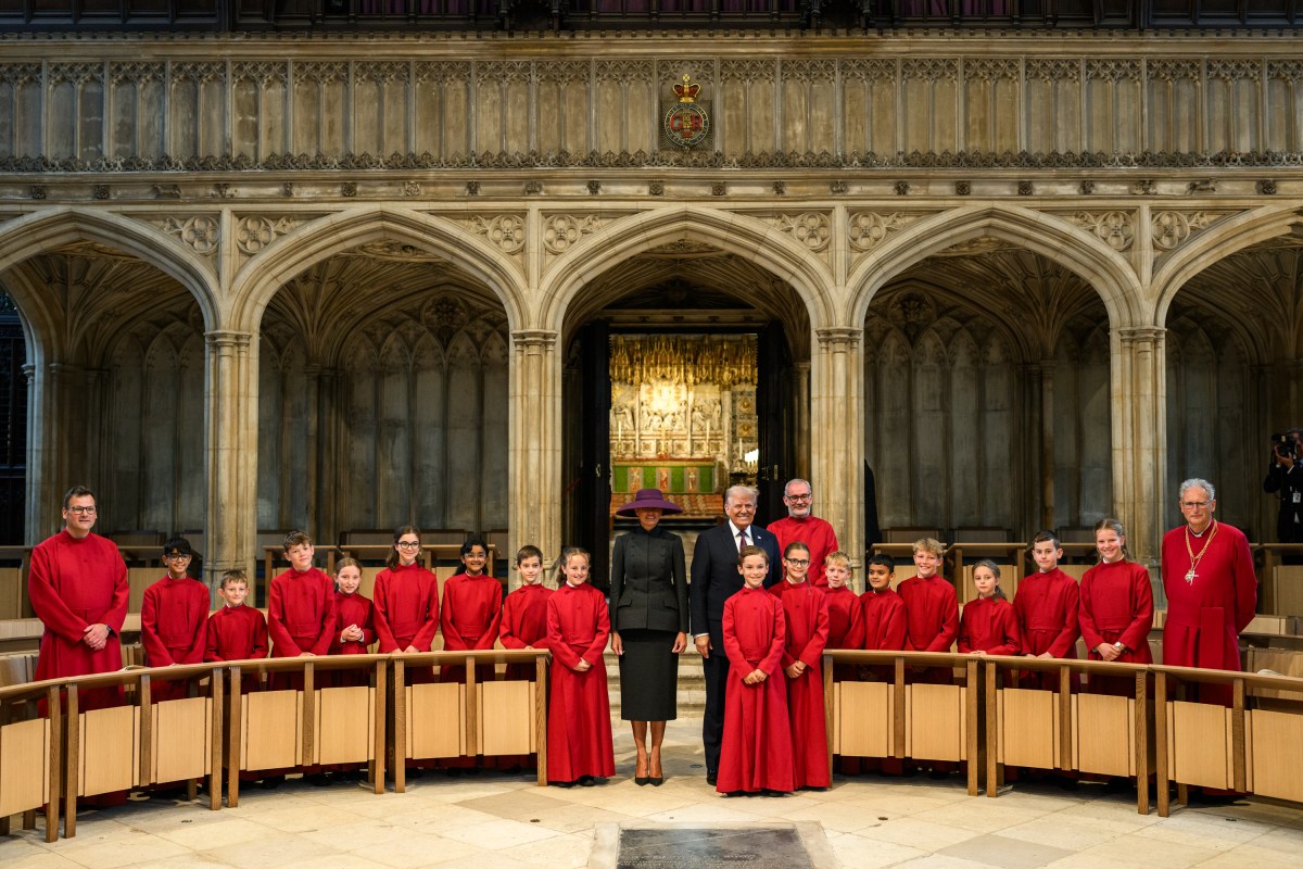 President Donald Trump and First Lady Melania Trump visit St. George’s Chapel at Windsor Castle in Windsor, England on Wednesday, September 17, 2025. (Official White House Photo by Daniel Torok)