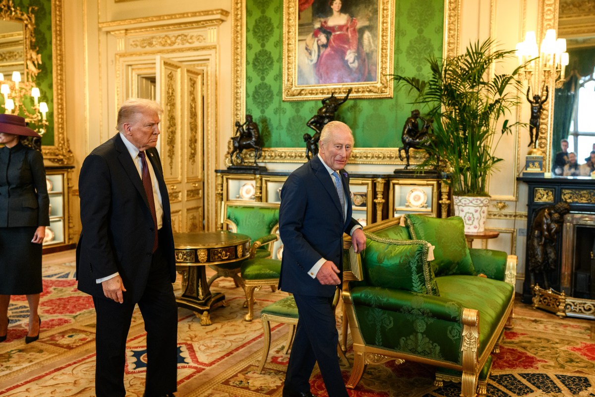 President Donald Trump and King Charles III greet U.K. Prime Minister Keir Starmer and his wife Victoria in the Green Drawing Room at Windsor Castle in Windsor, England on Wednesday, September 17, 2025. (Official White House Photo by Daniel Torok)