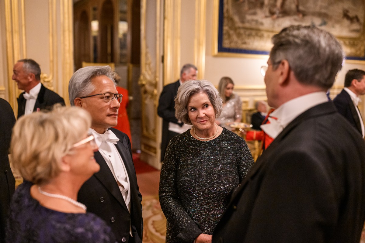 President Donald Trump and First Lady Melania Trump attend a State Banquet with King Charles III and Queen Camilla at Windsor Castle in Windsor, England on Wednesday, September 17, 2025. (Official White House Photo by Daniel Torok)