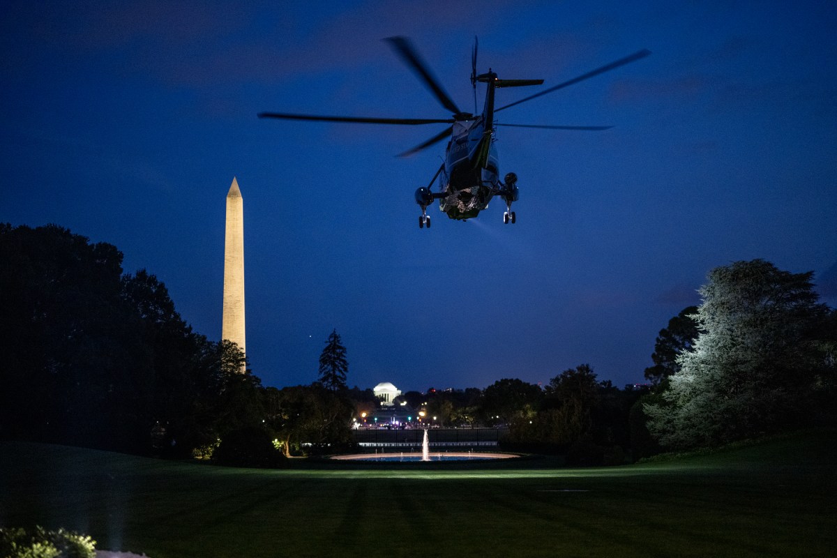 President Donald Trump departs the White House via HMX-1 en route to Mount Vernon on Saturday, September 20th, 2025. (Official White House Photo by Harrison Koeppel)