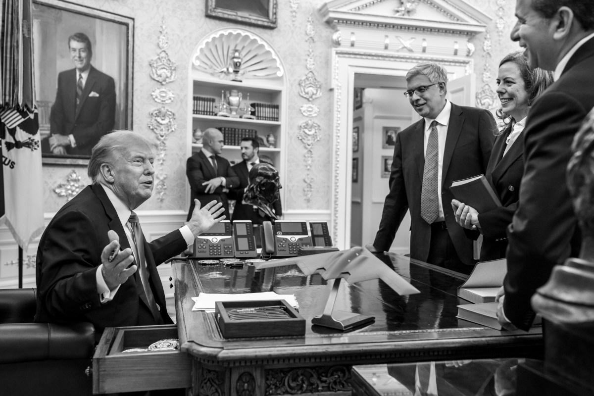 President Donald Trump speaks with HHS Secretary Robert F. Kennedy, Jr., NIH Director Jayanta Bhattacharya, and FDA Commissioner Dr. Marty Makary in the Oval Office after making an announcement on medical and scientific findings regarding autism in America’s children, Monday, September 22, 2025. (Official White House Photo by Molly Riley)